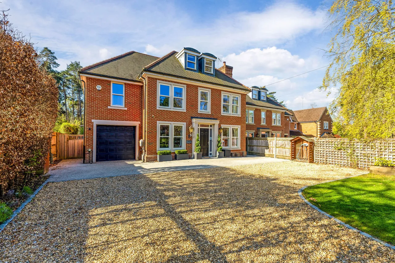 Waterloo Road, Crowthorne, RG45, photo 2