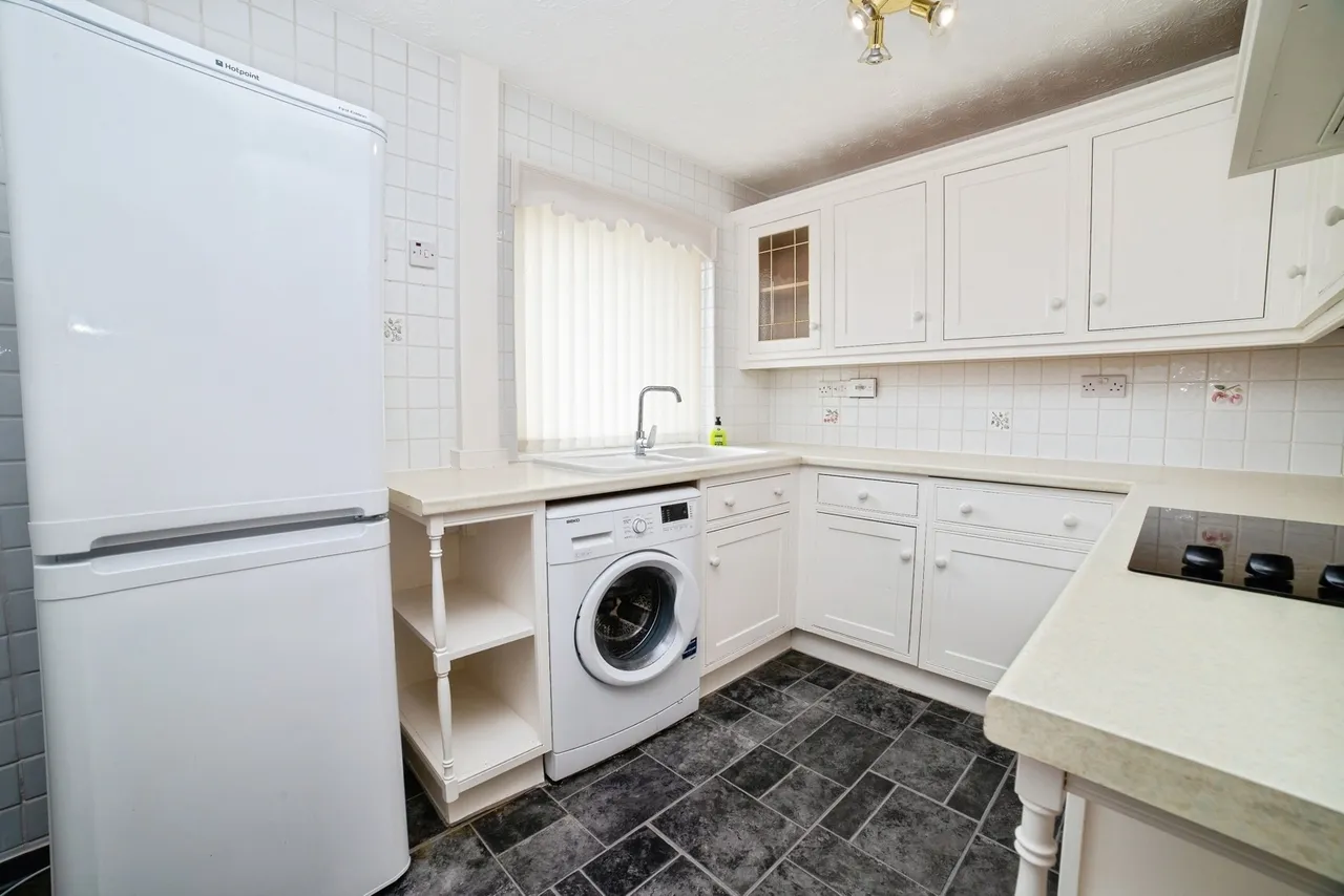 Kingfield Close, Rainworth, Mansfield, Nottinghamshire, NG21, photo 5
