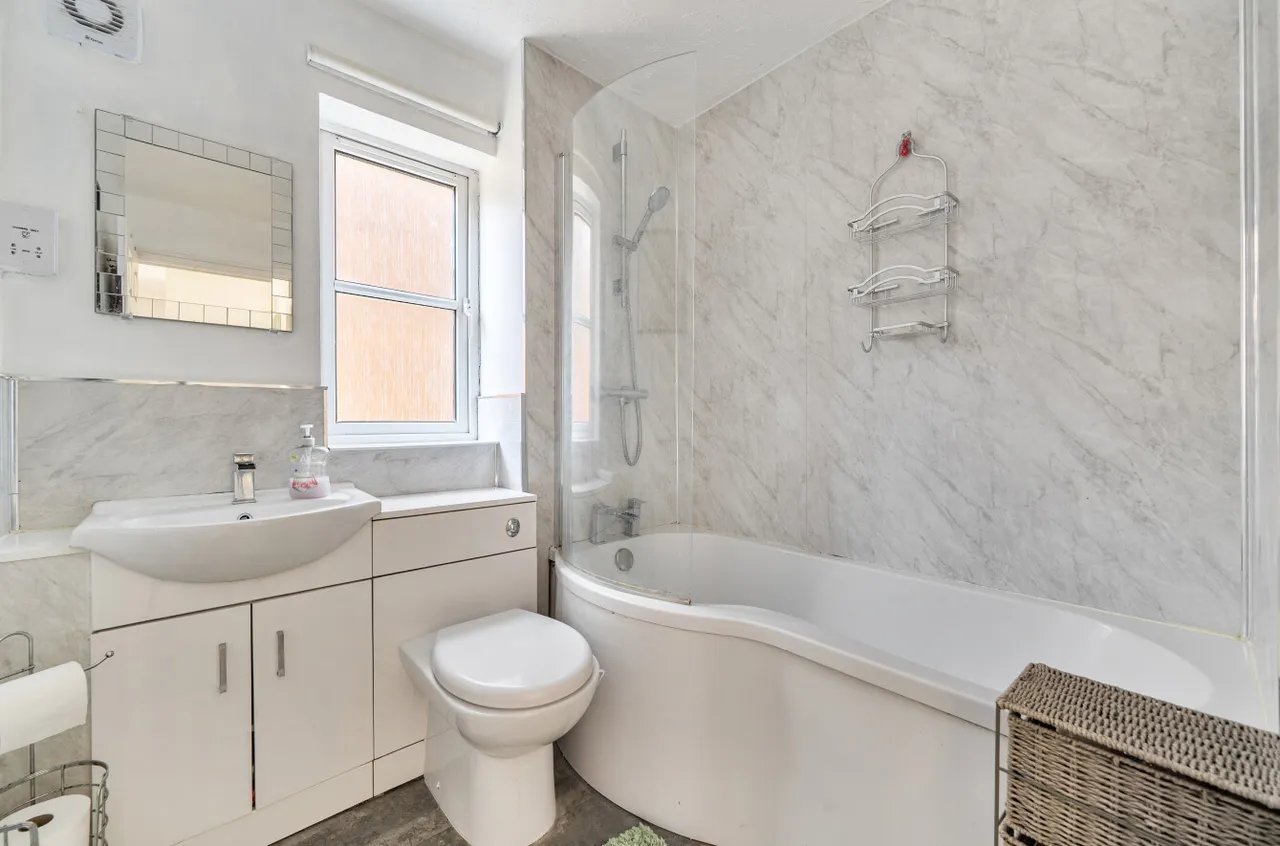 Hazel Close, Colden Common, SO21, photo 6