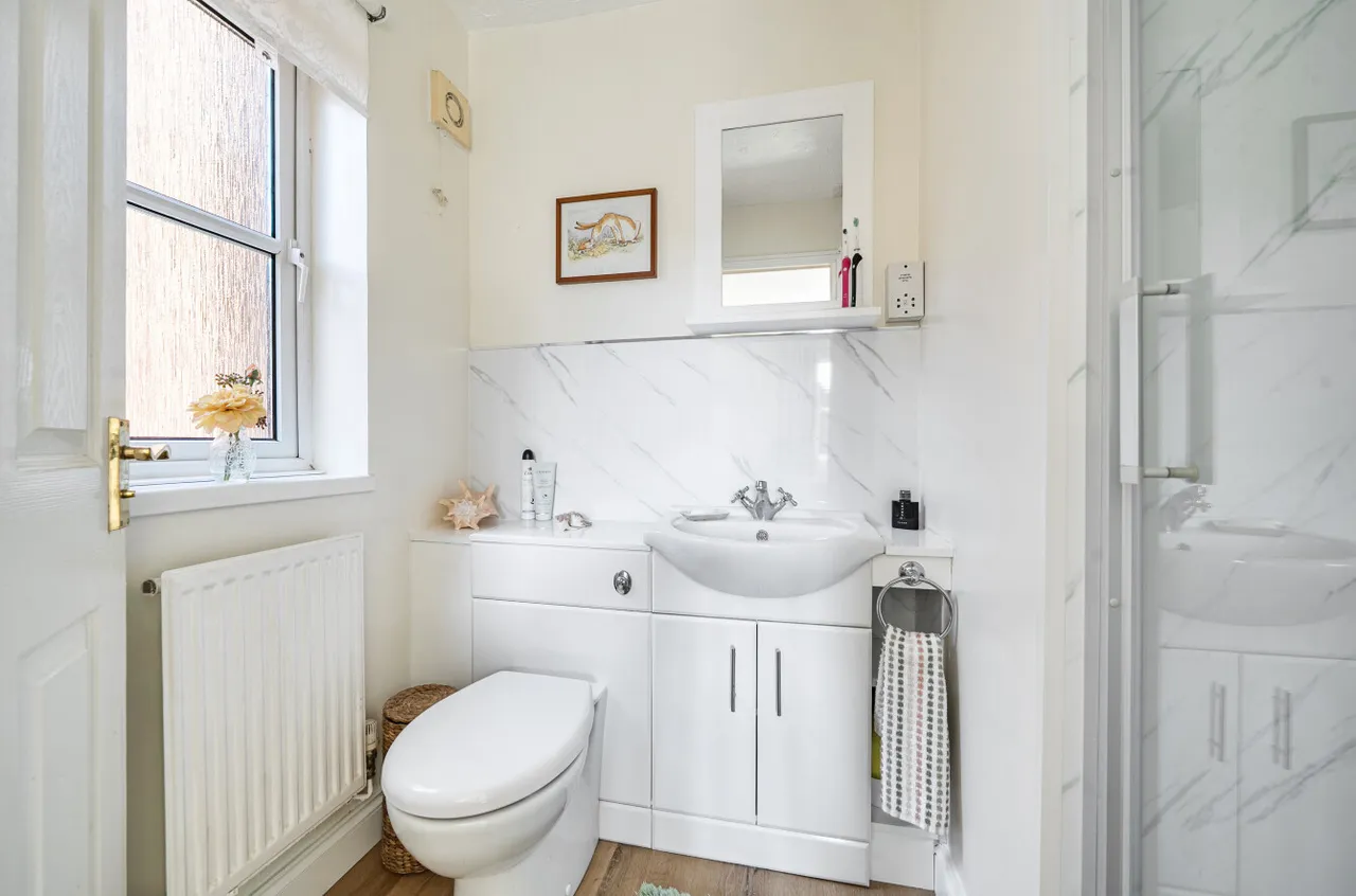 Hazel Close, Colden Common, SO21, photo 14