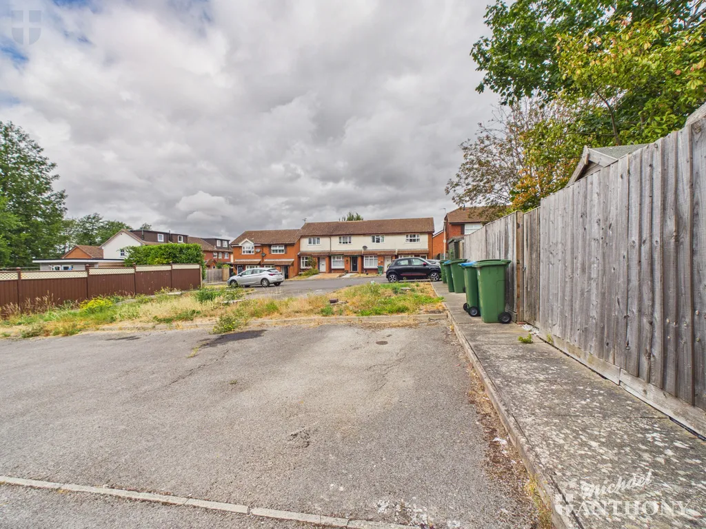 Edward Close, Aylesbury, HP21 9YQ, photo 13