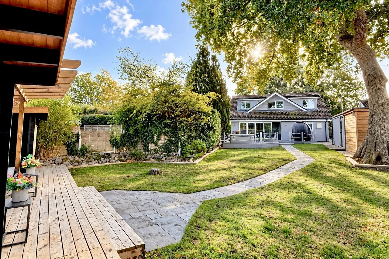 5 bed property for sale, Pines Edge, Verwood, BH31