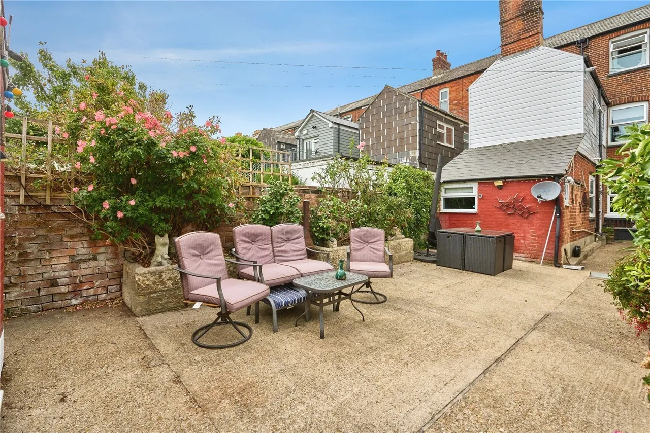 Carisbrooke Road, Newport, PO30, photo 5