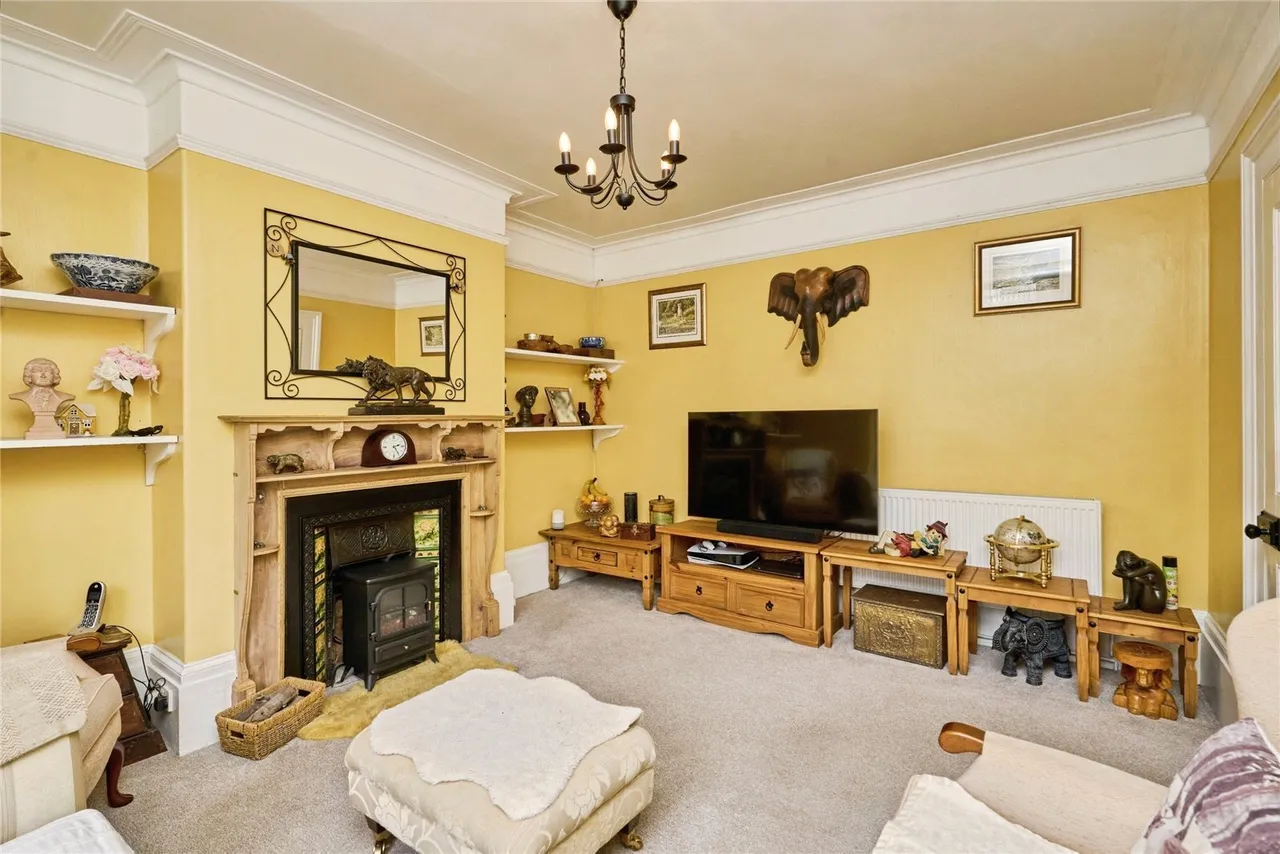 Carisbrooke Road, Newport, PO30, photo 8