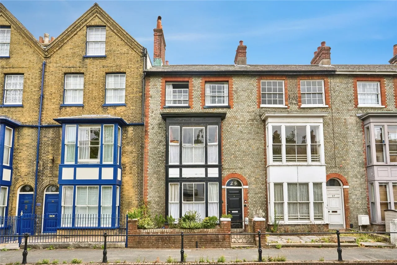5 bed house for sale, Carisbrooke Road, Newport, PO30