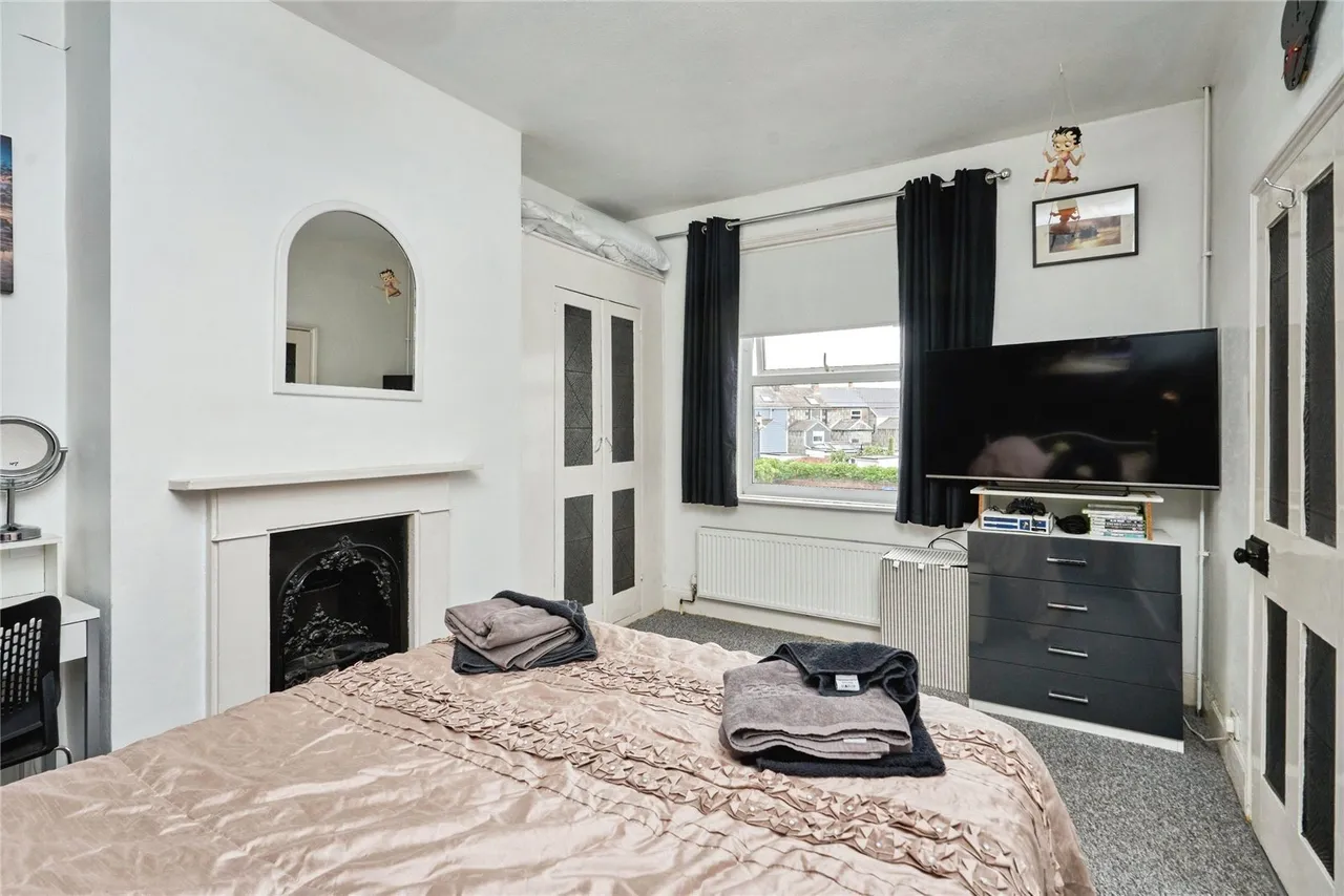 Carisbrooke Road, Newport, PO30, photo 18