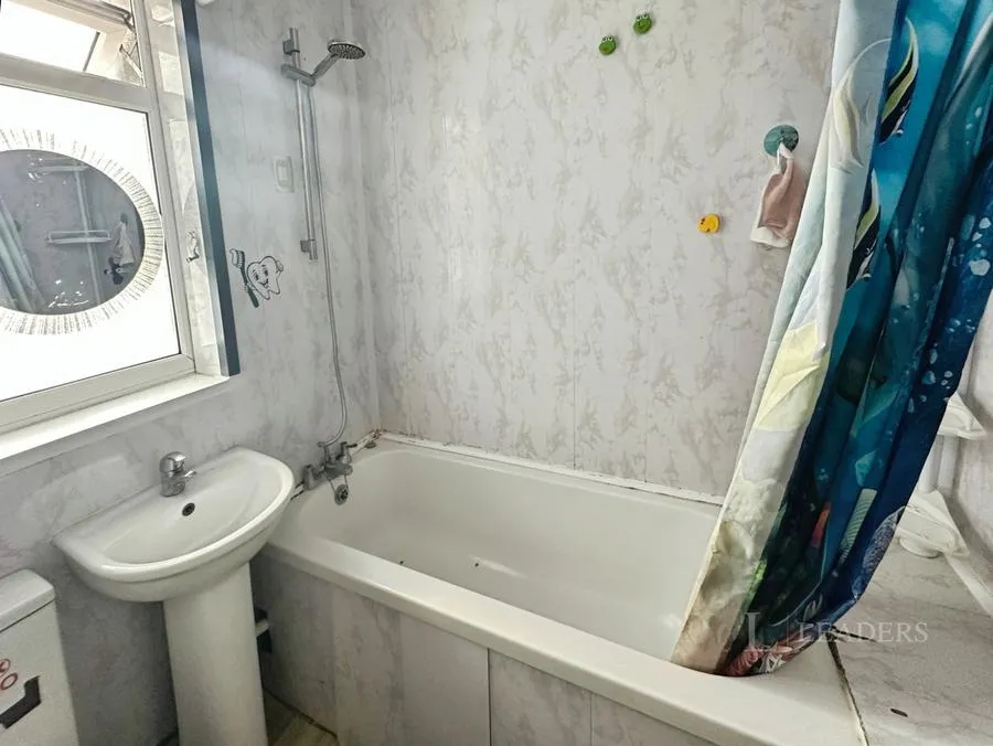 Avondale Road, Luton, LU1, photo 12