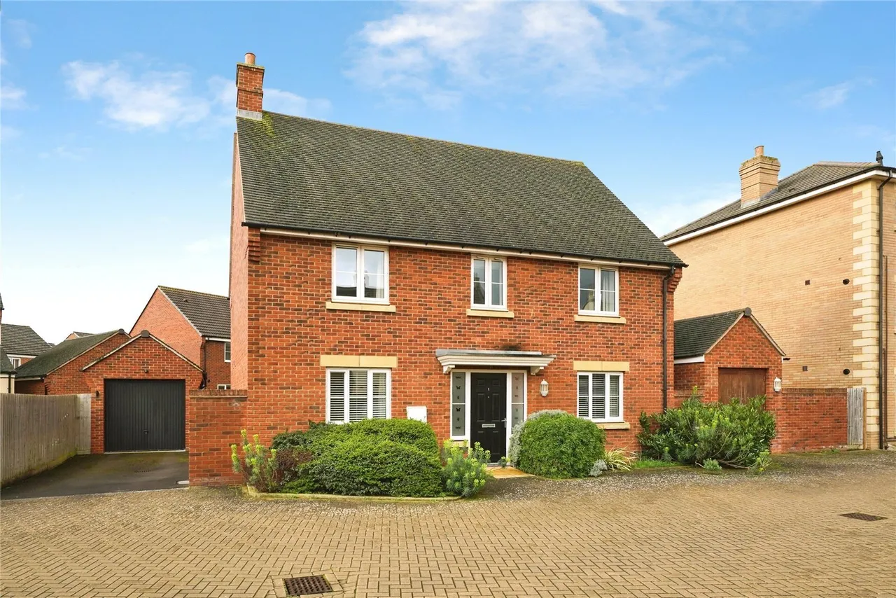 4 bed house for sale — Burroughs Close, Brockworth, Gloucester, Gloucestershire, GL3