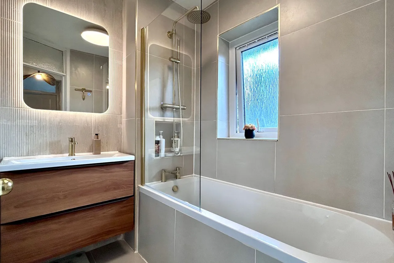 Outwood Road, Cheadle, photo 3