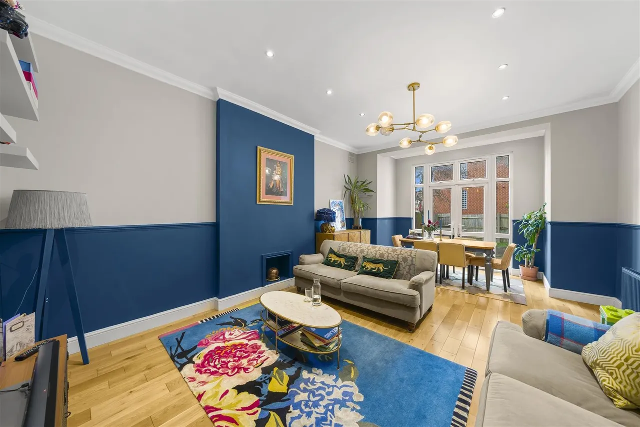3 bed house for sale — Shoot Up Hill, London NW2 3QA