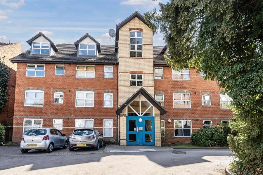 2 bed flat for sale, Muirfield Close, Reading, RG1