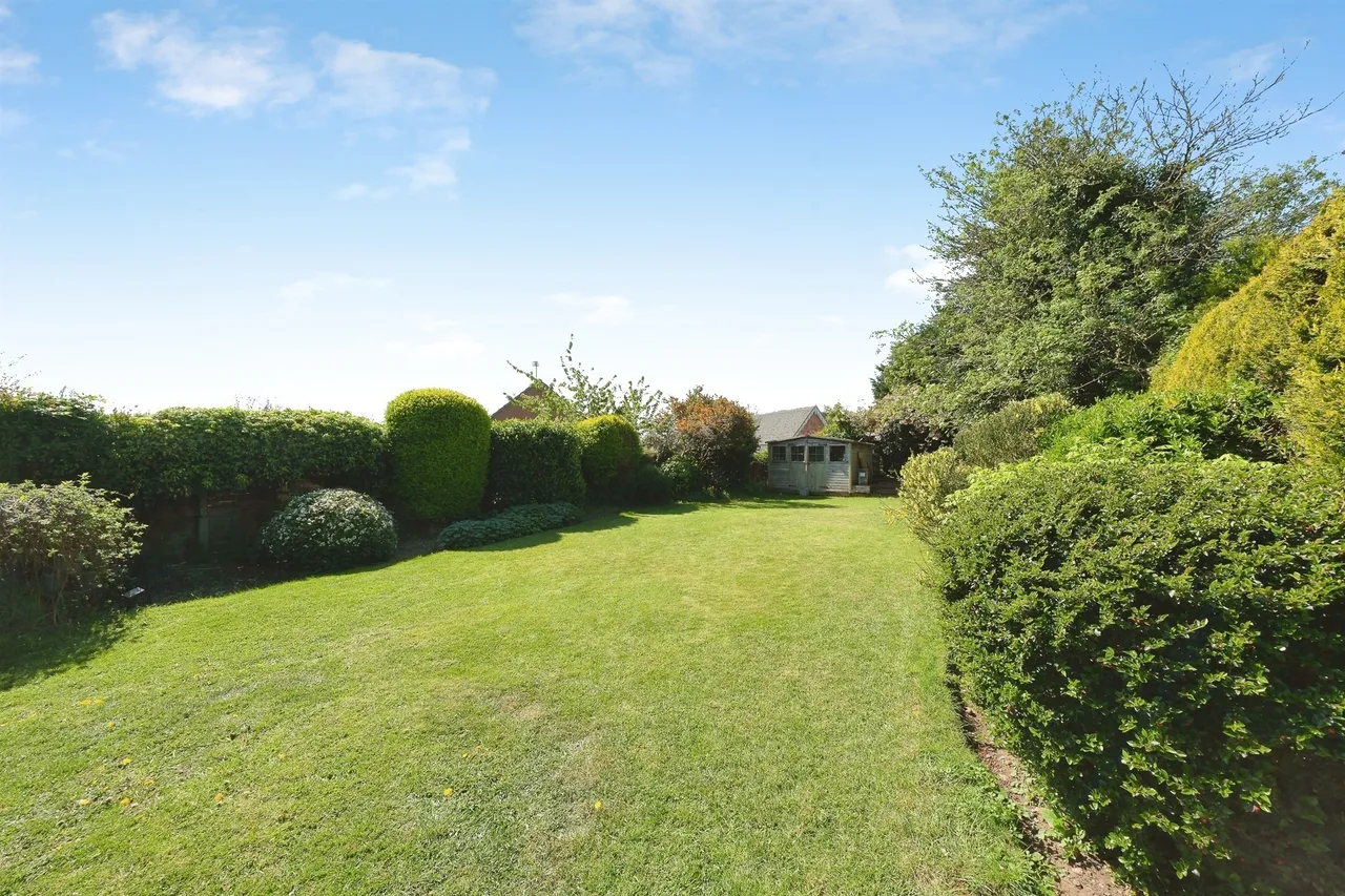 Kings Mills Lane, Weston-On-Trent, DE72, photo 4