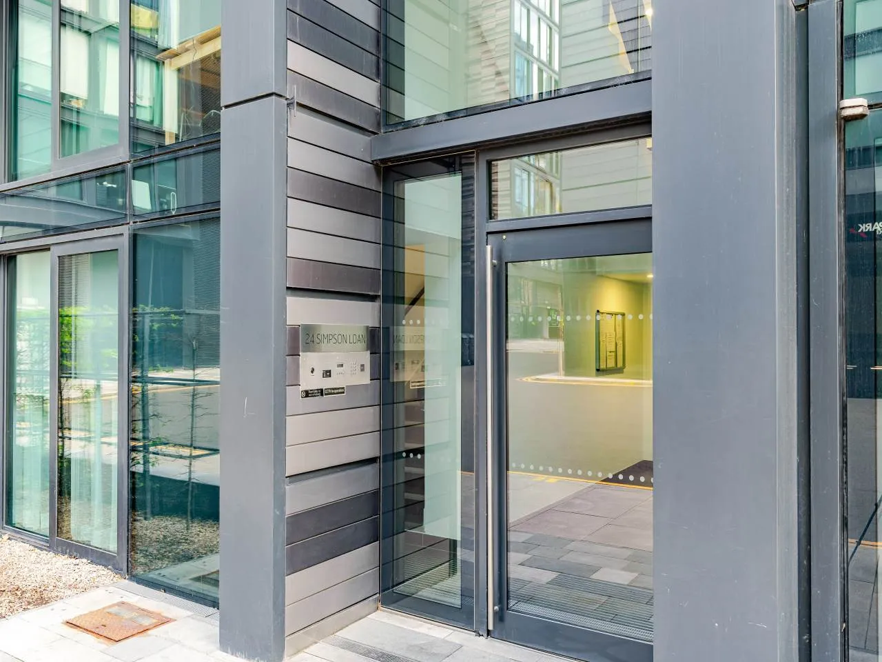 24 Simpson Loan, Edinburgh, EH3 9GE, photo 3