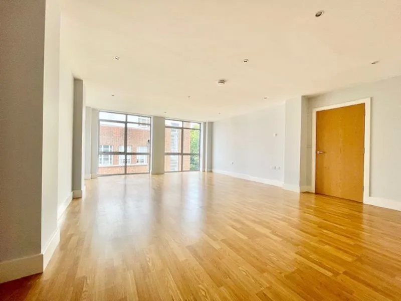 Long Lane, Clay Court, London SE1 4PB, photo 4