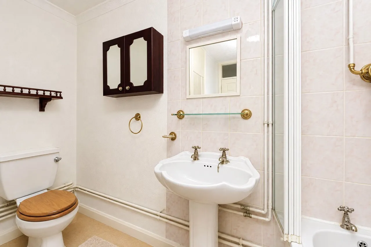 Linden Grove, New Malden, KT3, photo 13