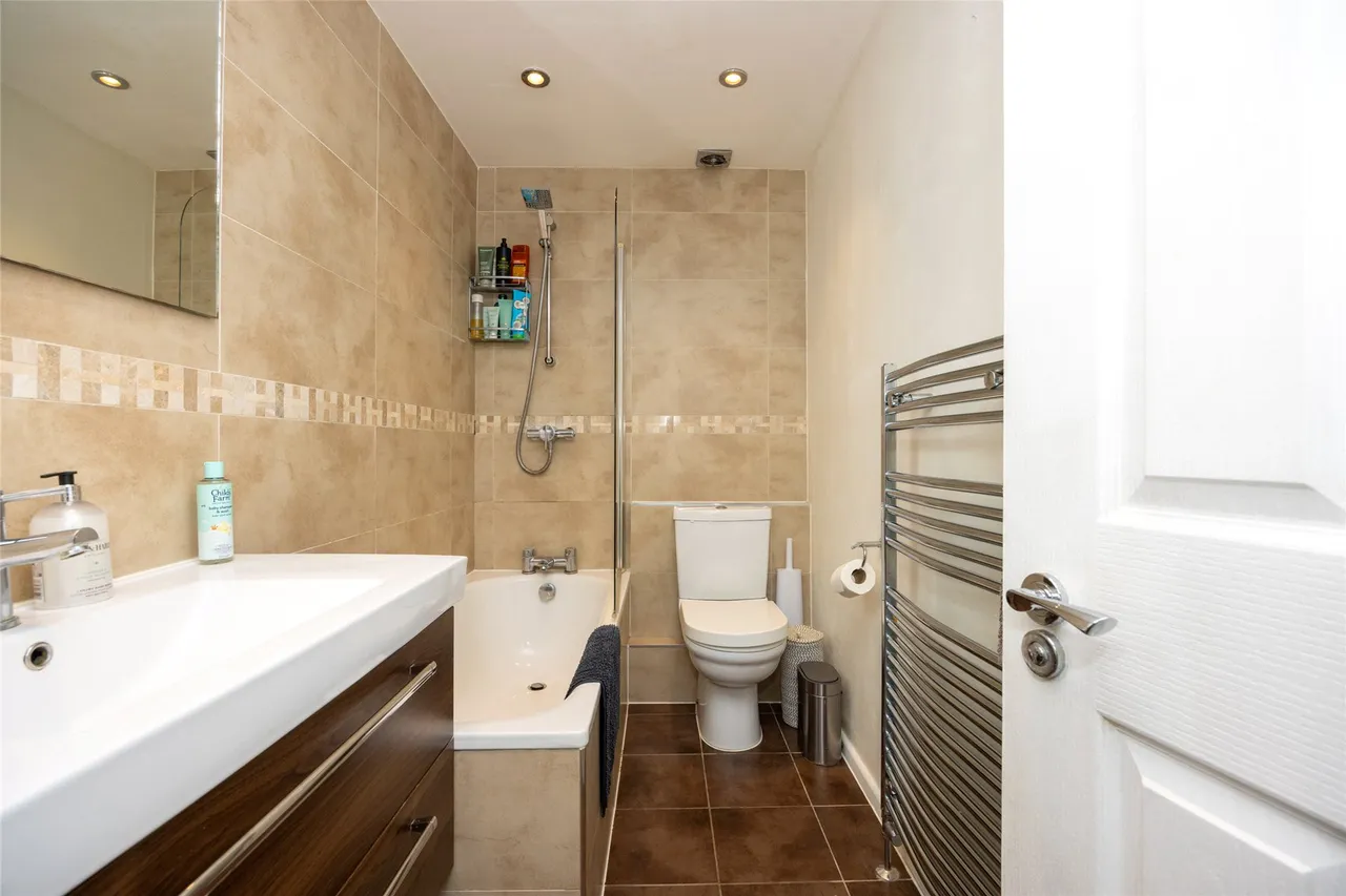 Speedwell Close, Guildford, GU4, photo 13