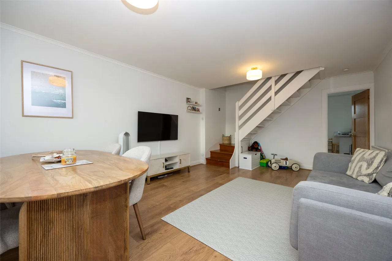 Speedwell Close, Guildford, GU4, photo 3