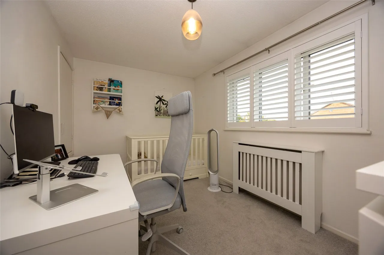 Speedwell Close, Guildford, GU4, photo 8