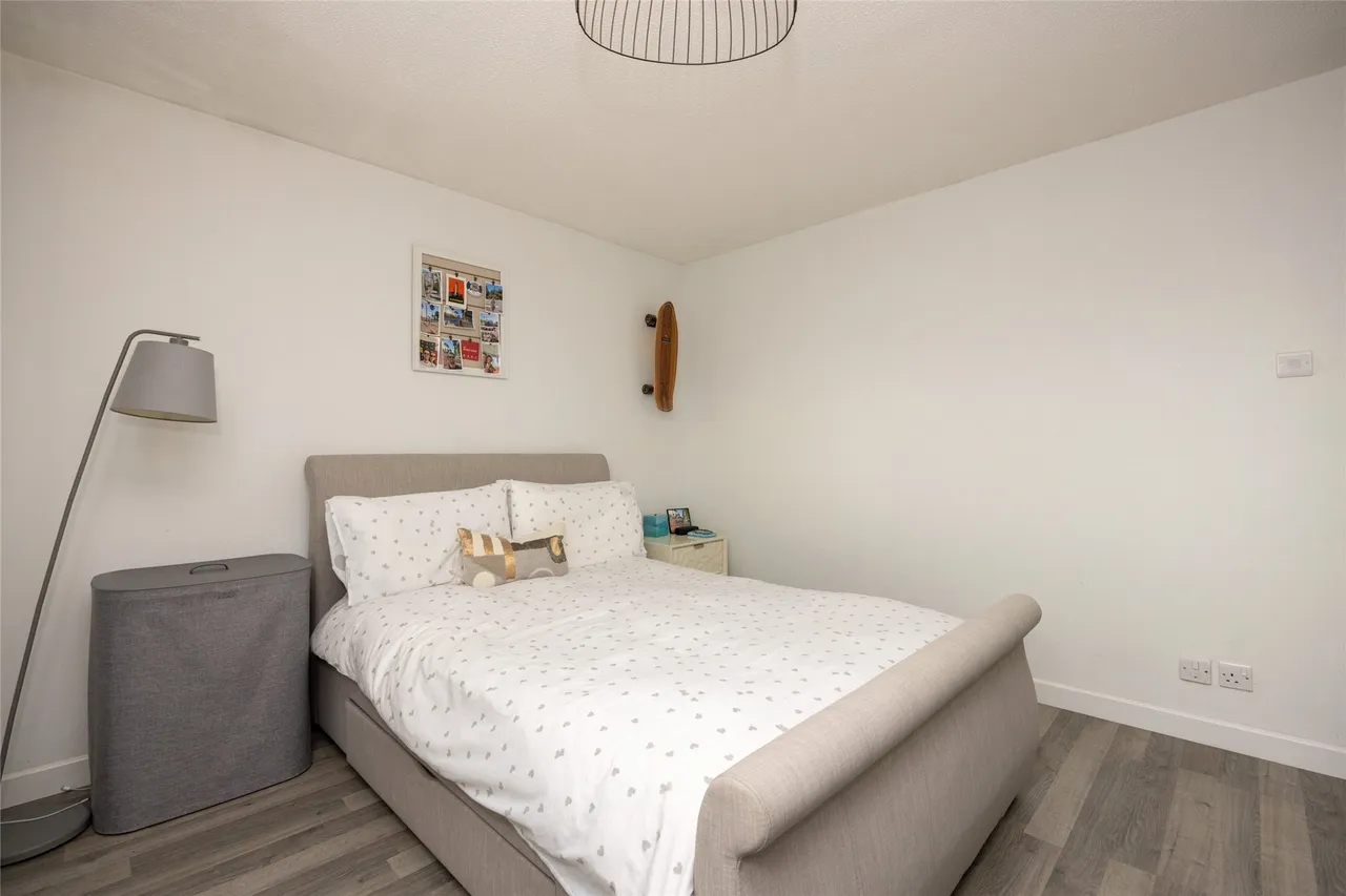 Speedwell Close, Guildford, GU4, photo 15