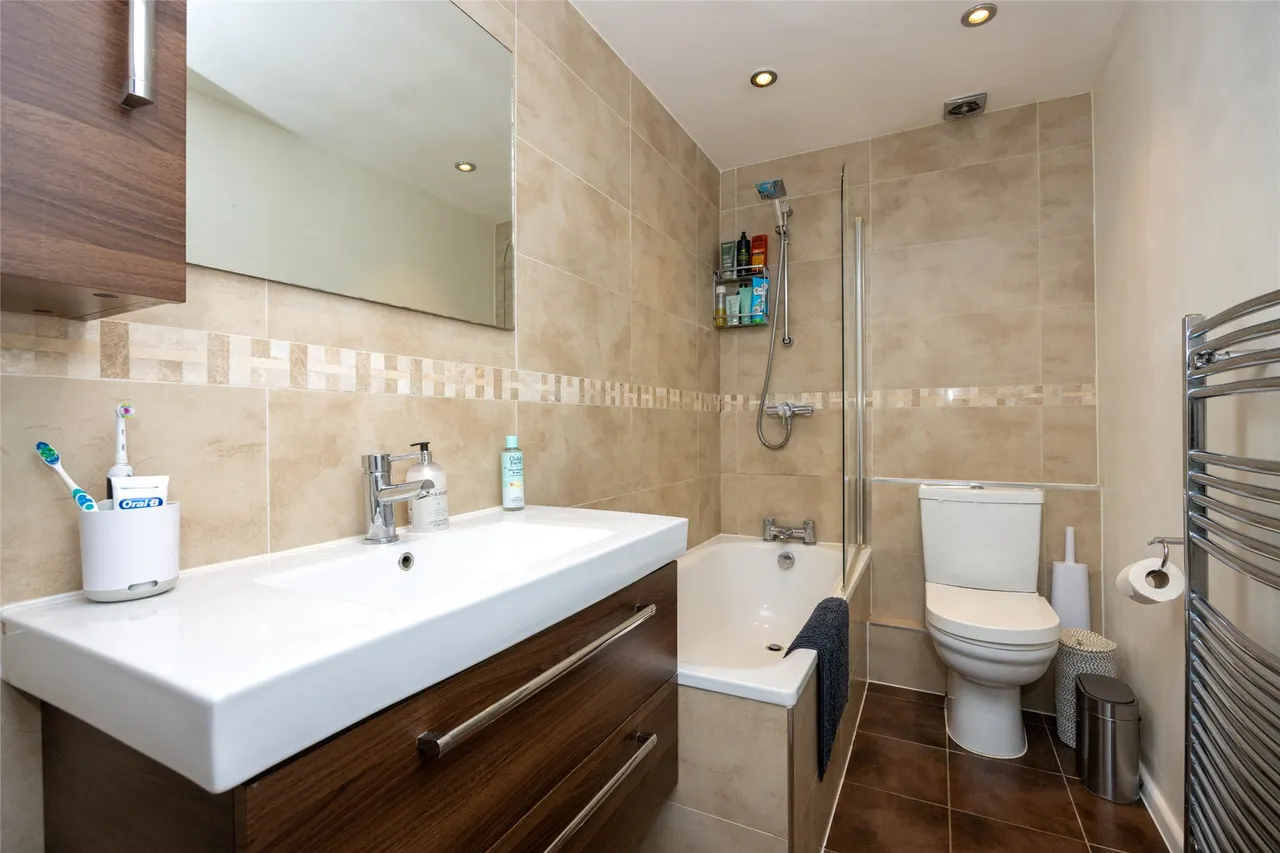 Speedwell Close, Guildford, GU4, photo 4