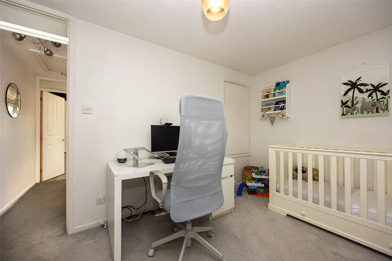 Speedwell Close, Guildford, GU4, photo 12