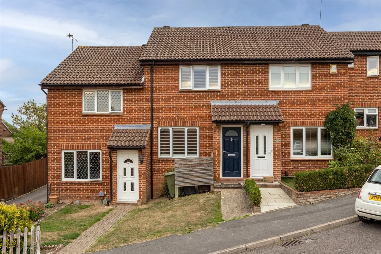 2 bed house for sale, Speedwell Close, Guildford, GU4