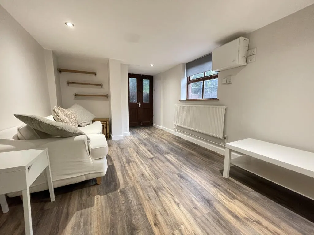 St. Michaels Villas, Headingley, LS6, photo 17