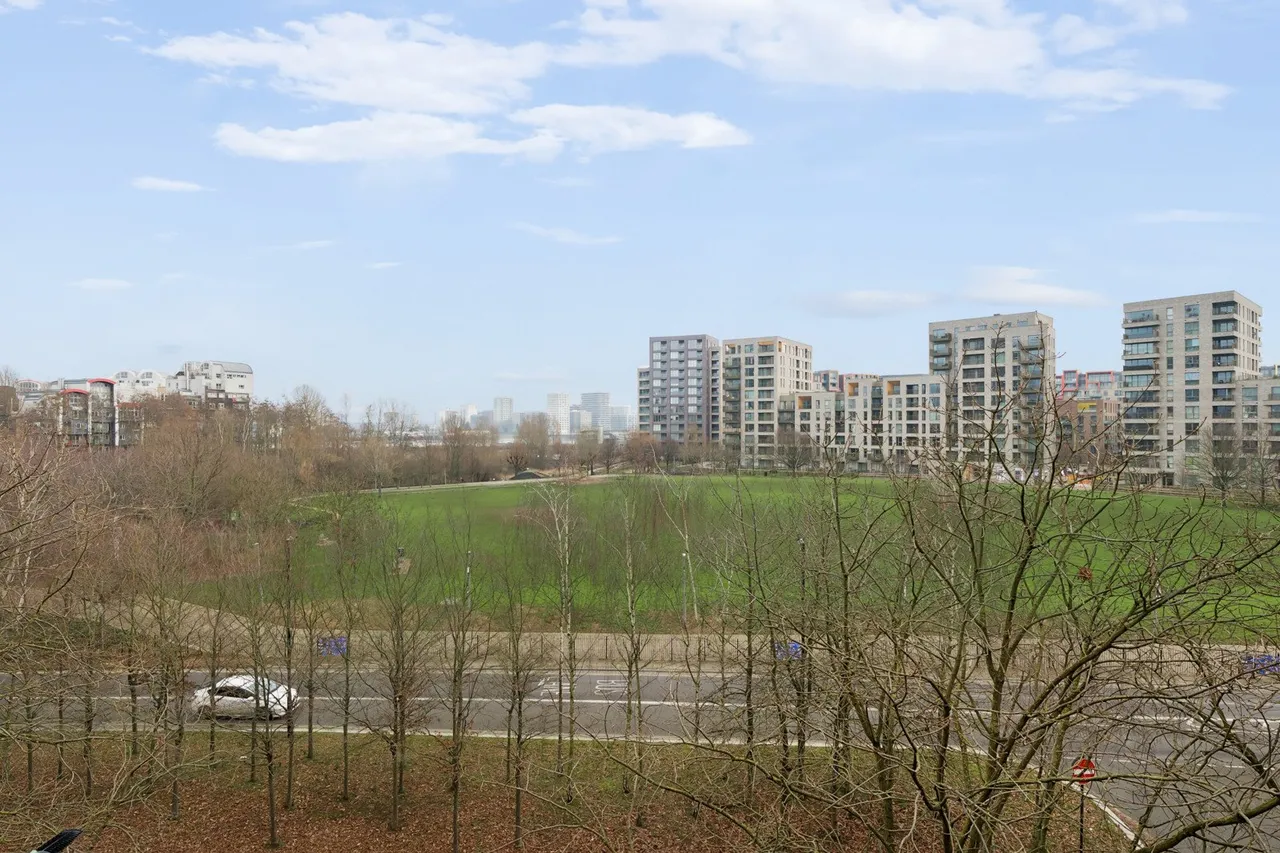 2 bed flat for sale — West Parkside, SE10