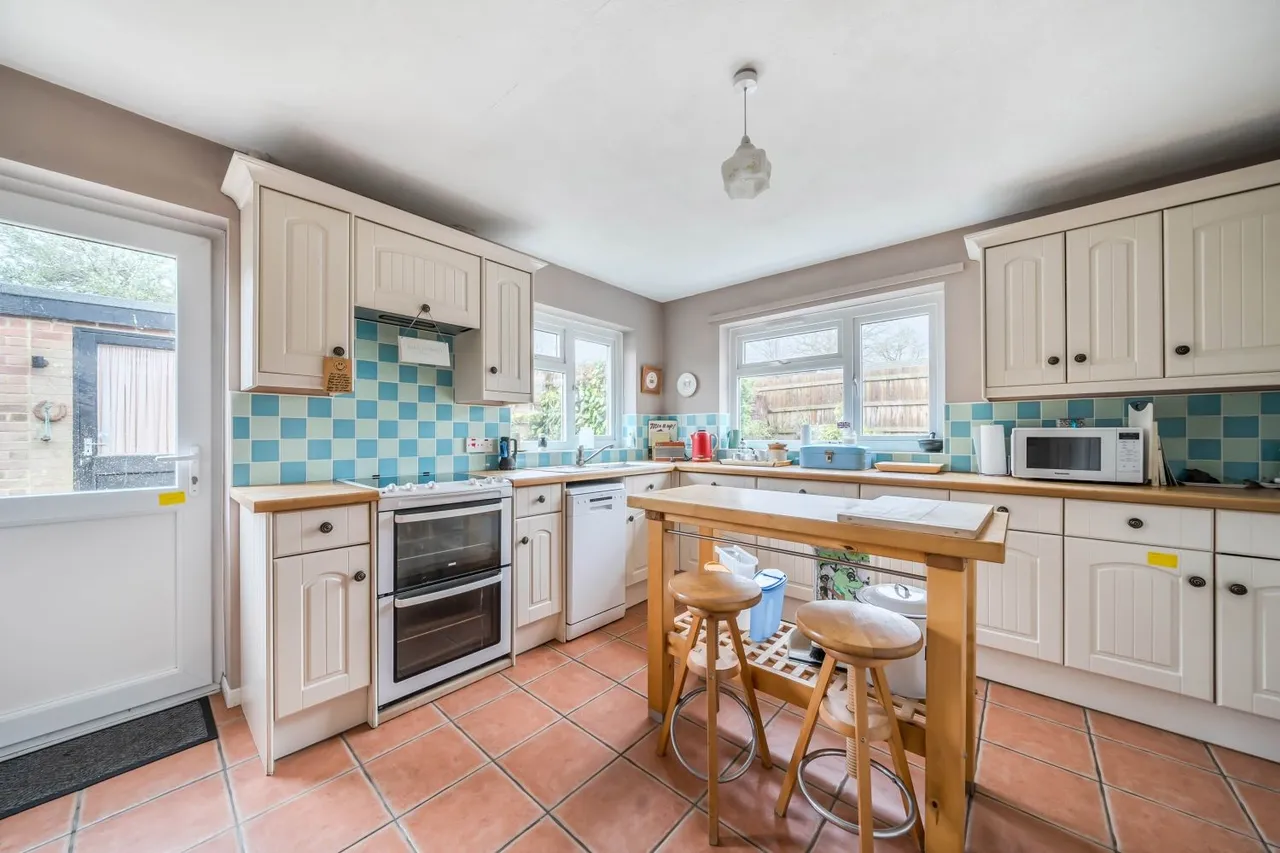 Ethelburga Drive, Lyminge, CT18, photo 2