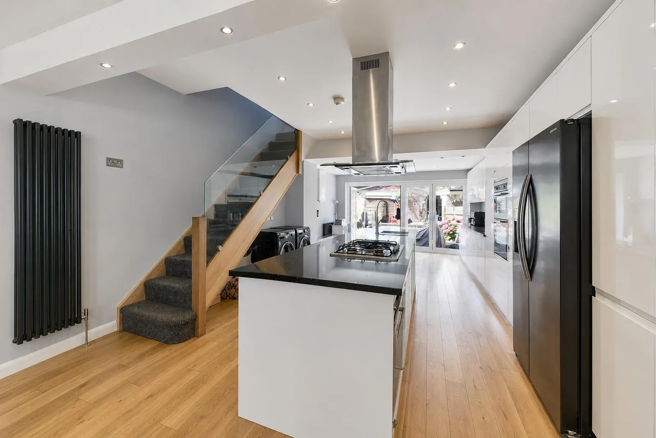 Bassant Road, London, SE18, photo 2