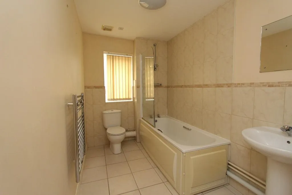 Commodore Court, Aspley, NG8, photo 6