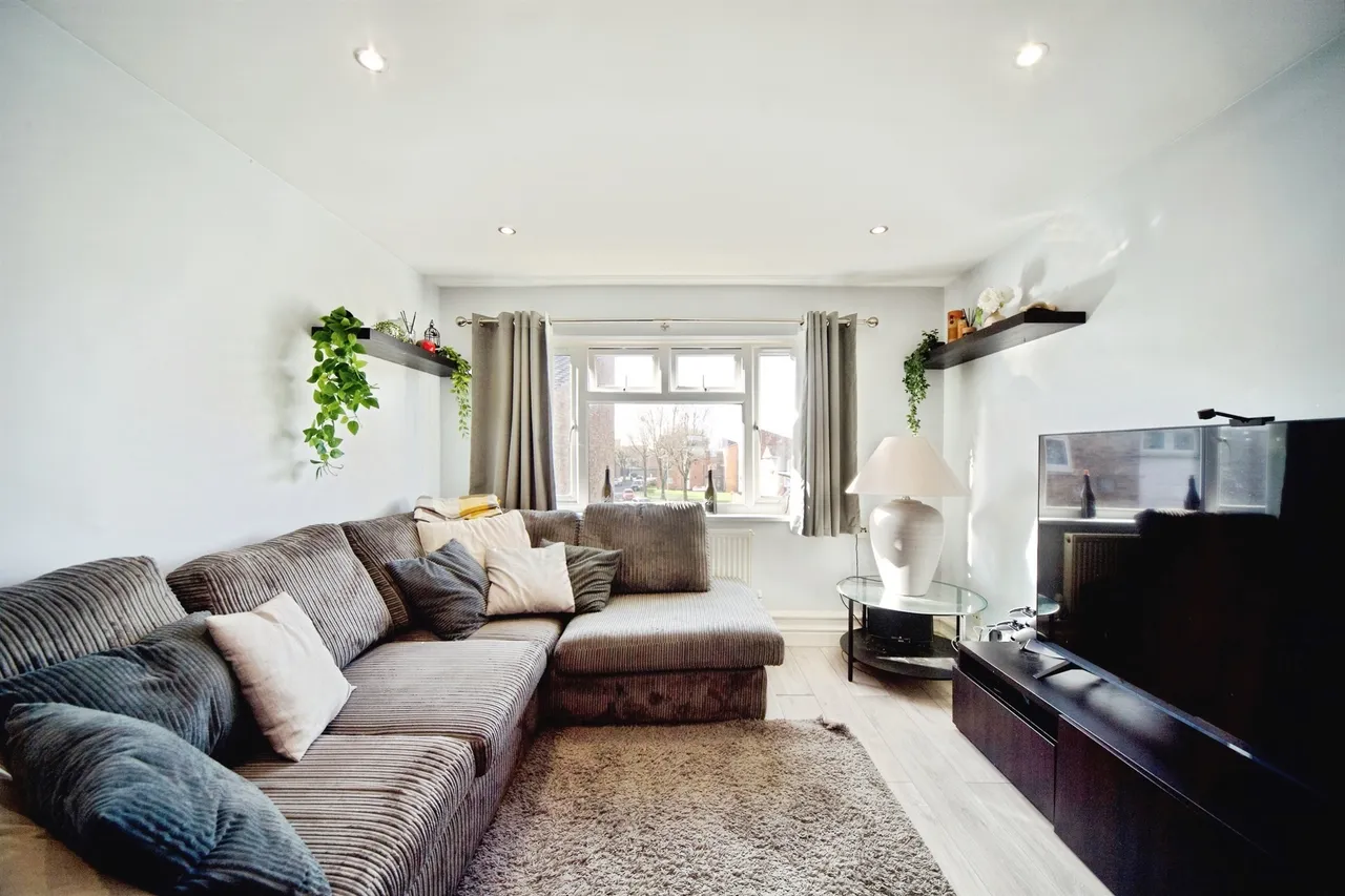 Rowan Drive, Broxbourne, photo 6