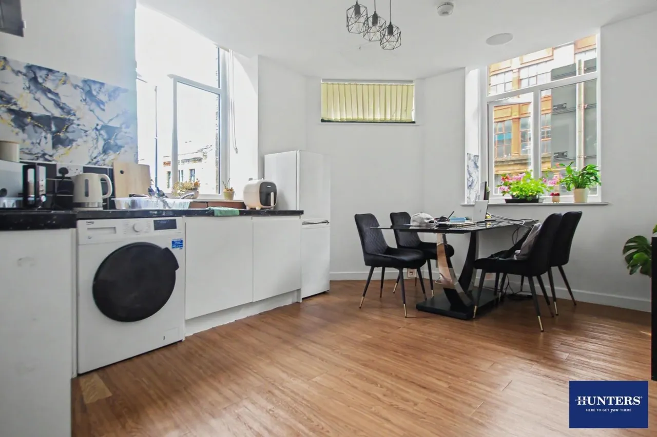 2 bed flat for sale — 130 Sunbridge Road Bradford BD1 2PF