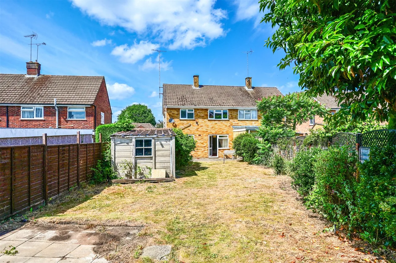 Orchard Close, Ash Vale, Guildford, Surrey, GU12 5HU, photo 2