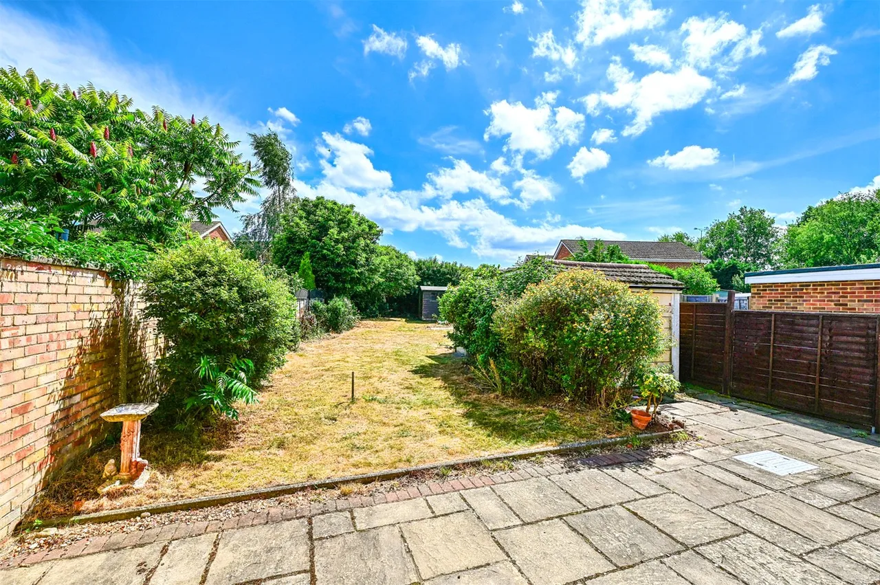 Orchard Close, Ash Vale, Guildford, Surrey, GU12 5HU, photo 3