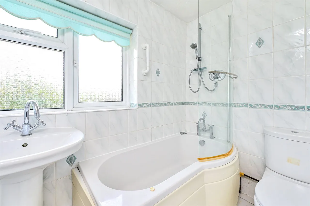Orchard Close, Ash Vale, Guildford, Surrey, GU12 5HU, photo 10
