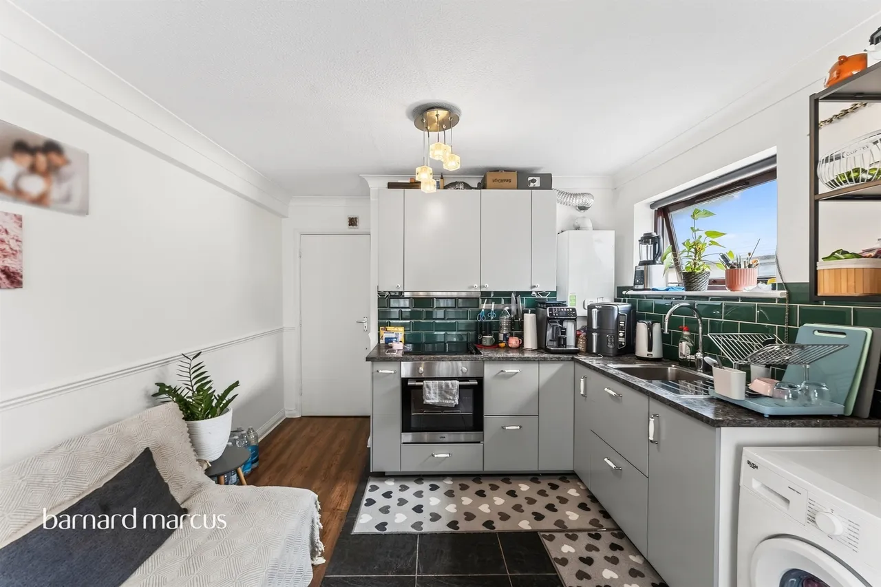 Grove Road, Mitcham, CR4, photo 20