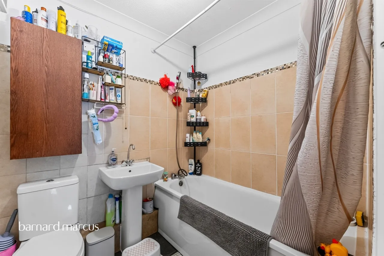 Grove Road, Mitcham, CR4, photo 12