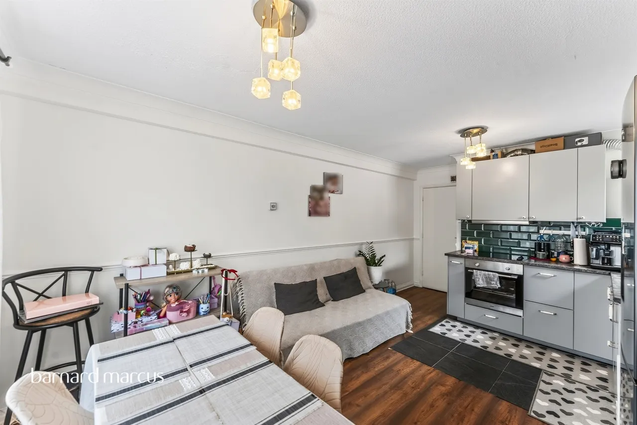 Grove Road, Mitcham, CR4, photo 17