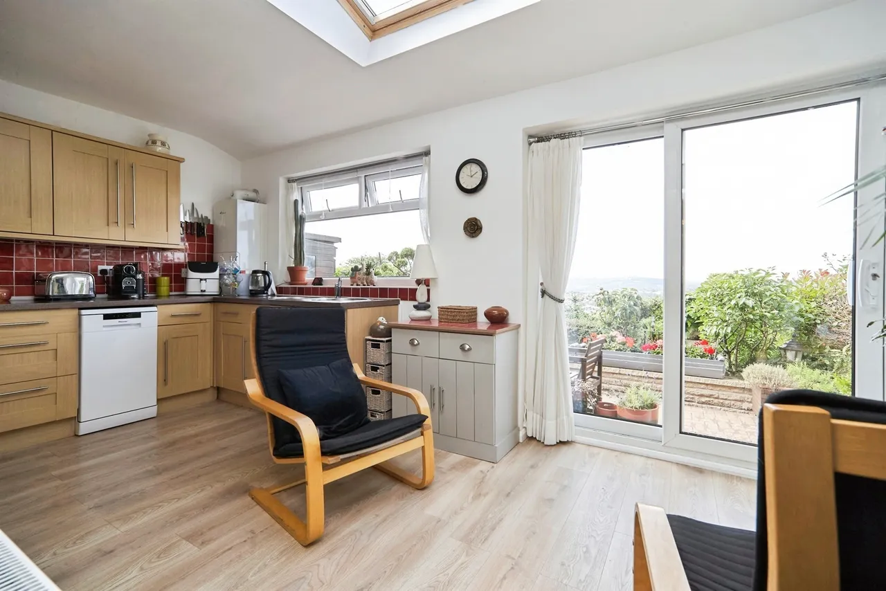 Low Ash Drive, Wrose, Shipley, photo 5