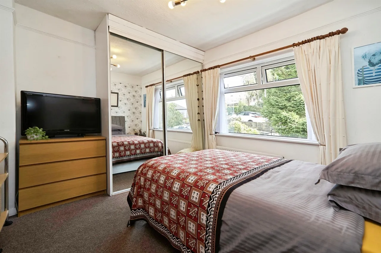 Low Ash Drive, Wrose, Shipley, photo 11