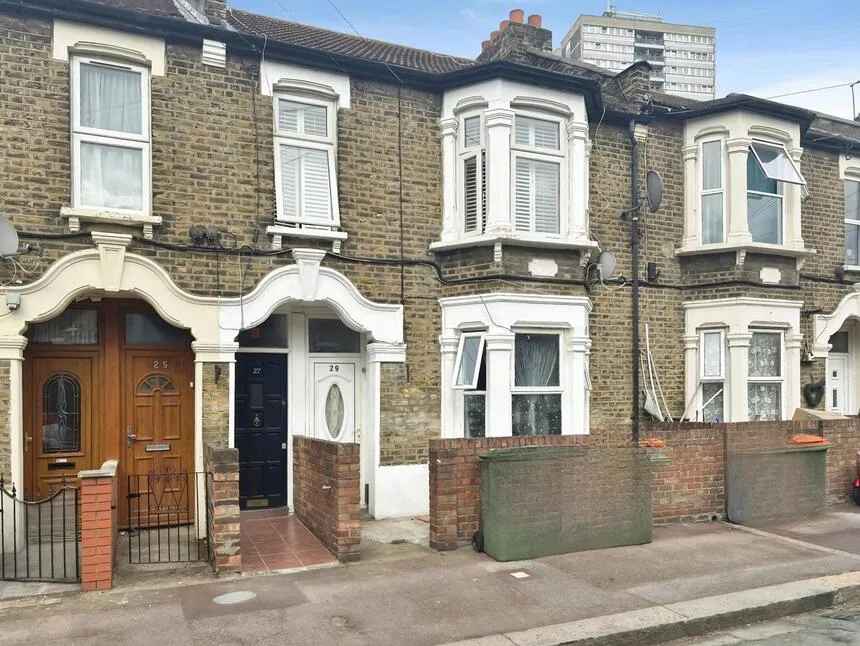 Carson Road, London, E16, photo 3