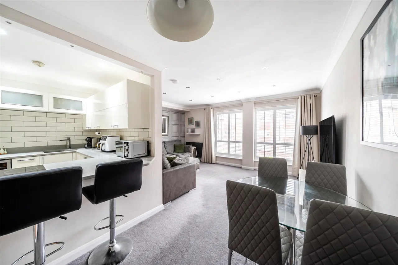 3 bed flat for sale — Riverside Walk, West Wickham, BR4
