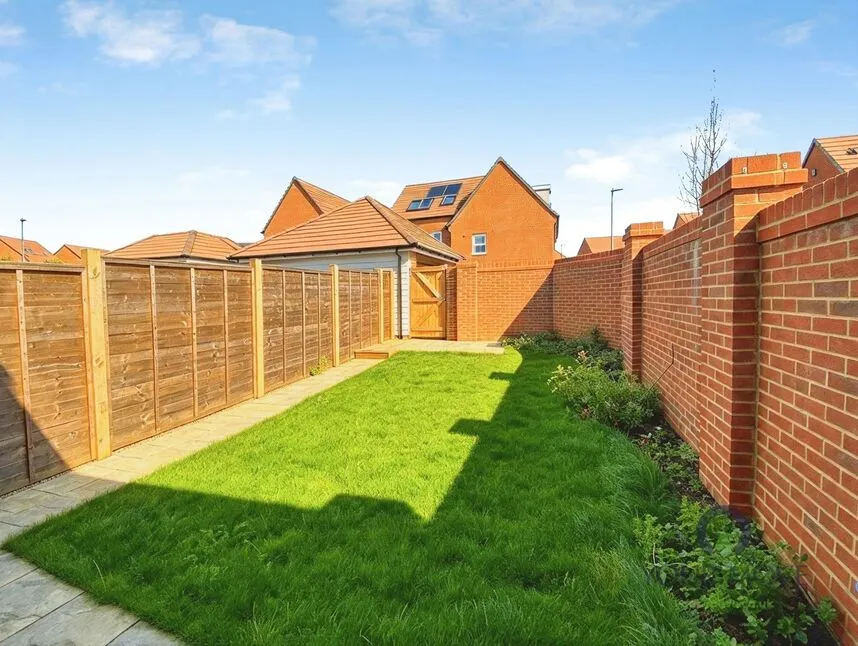 Laxtons Crescent, Borden, ME10, photo 11