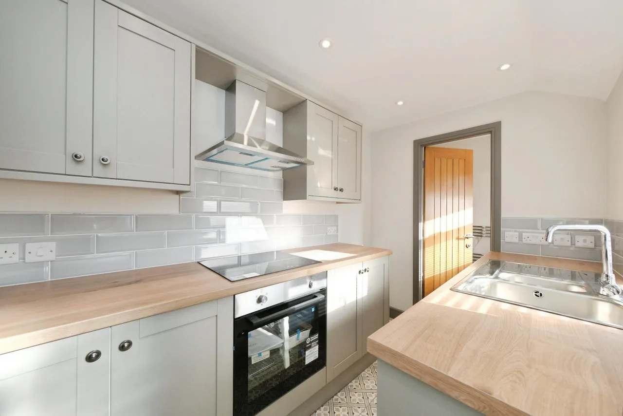 High Street, Mansfield, NG19, photo 6