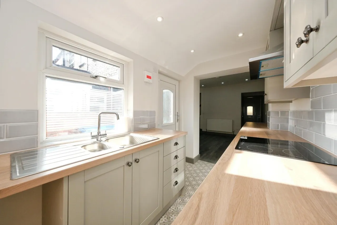 High Street, Mansfield, NG19, photo 7