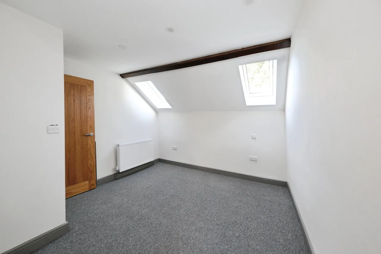 High Street, Mansfield, NG19, photo 19
