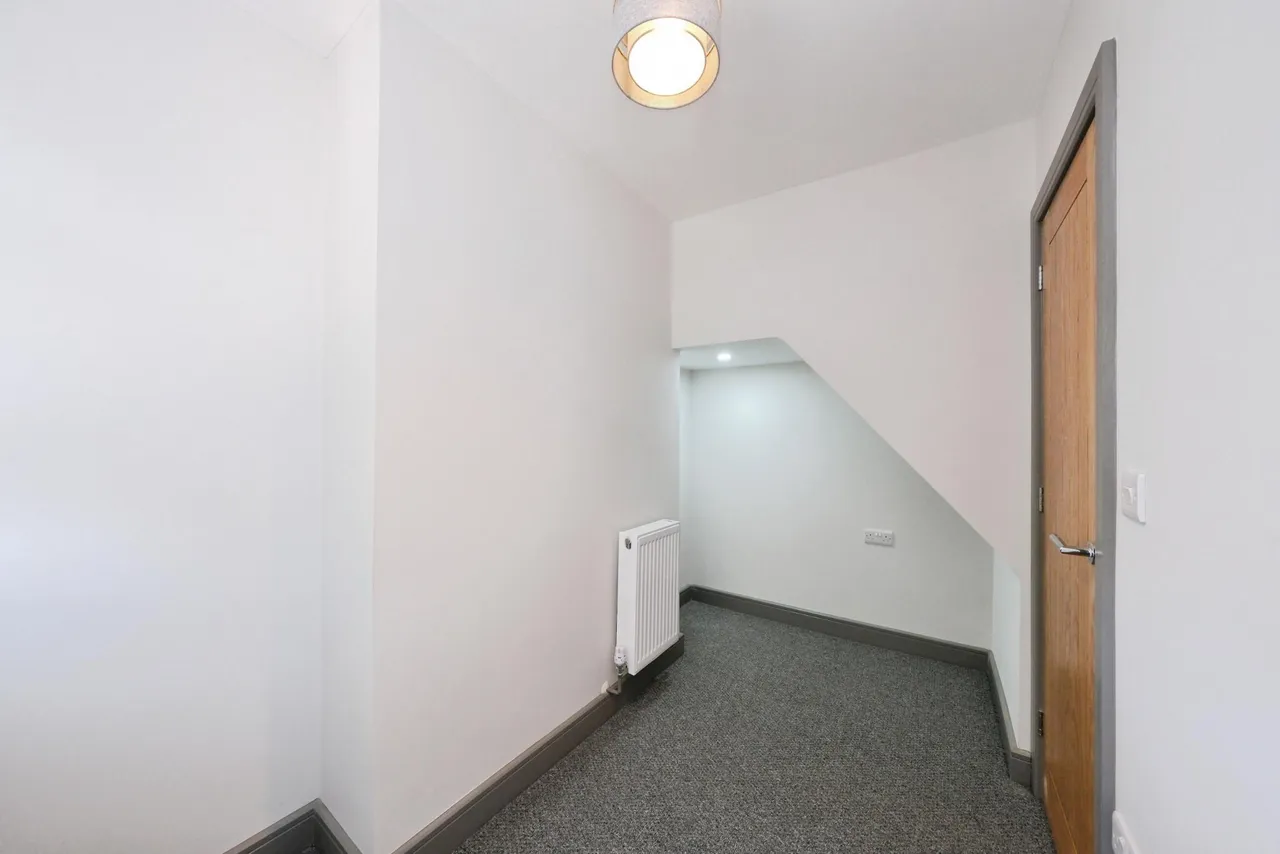 High Street, Mansfield, NG19, photo 16