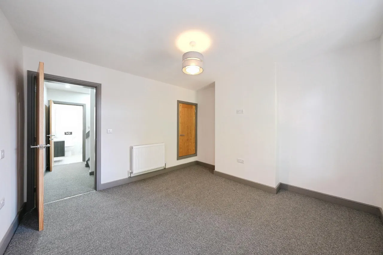 High Street, Mansfield, NG19, photo 10