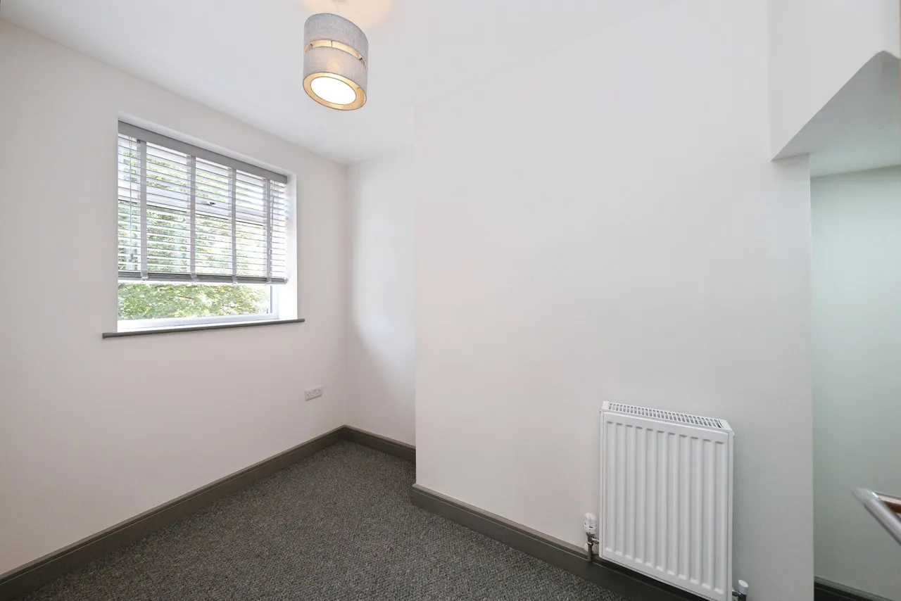 High Street, Mansfield, NG19, photo 14
